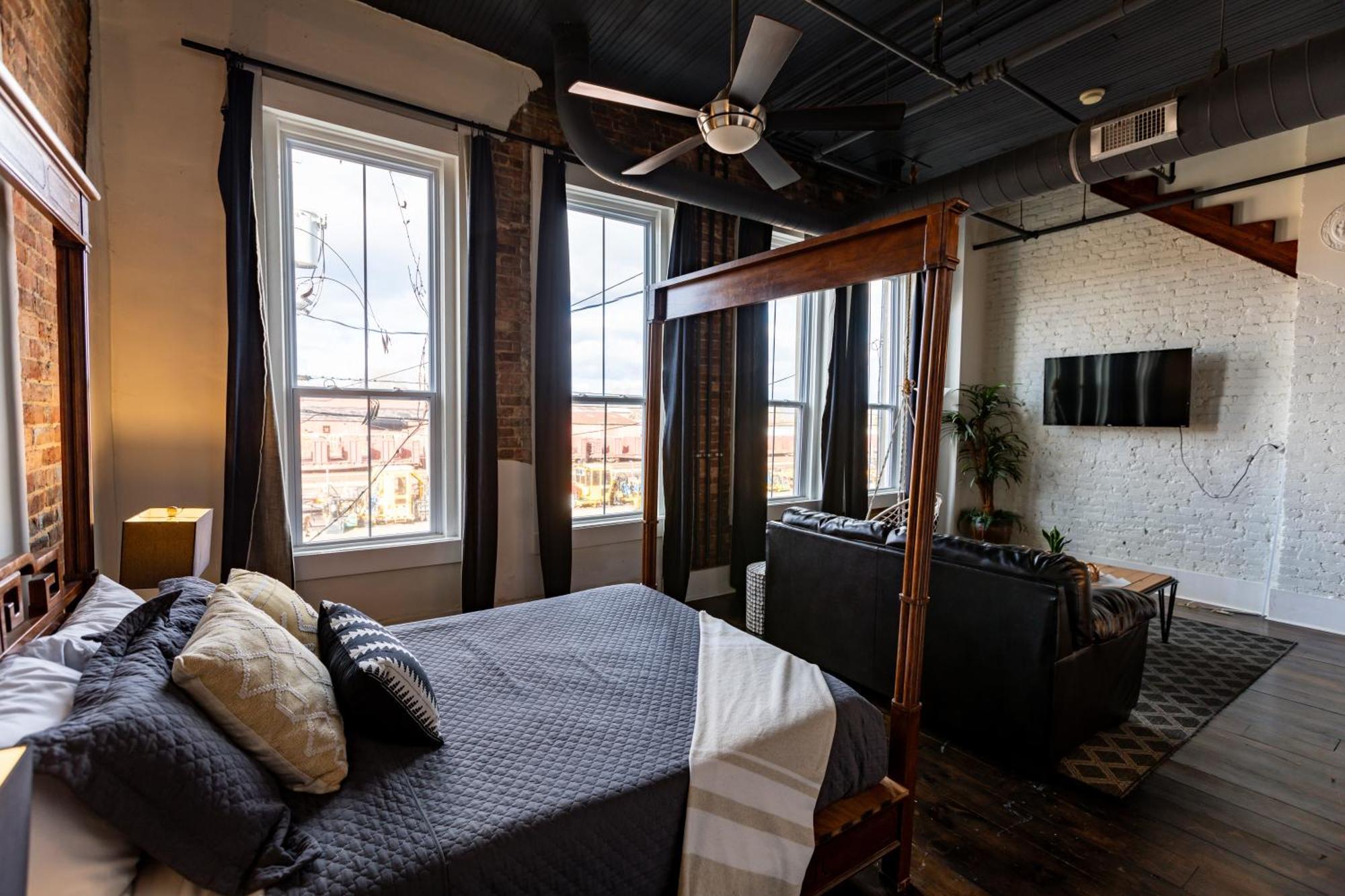 The Two Story Loft Appartement Springfield Buitenkant foto